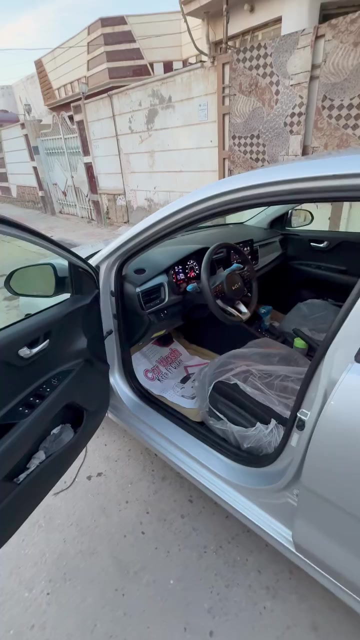 موديل 23 طالعة ب ٢٤ ضرر كدامك رقم جديد بسمي اني مالك ماشية ٥٠٠ 
مكان كربلاء 
سعر مناسب 
١٢٠ 
وبيهة مجال 
سيارة كدامك نضيفة ستخدام موضف فقط 
*********** 
متوازي
