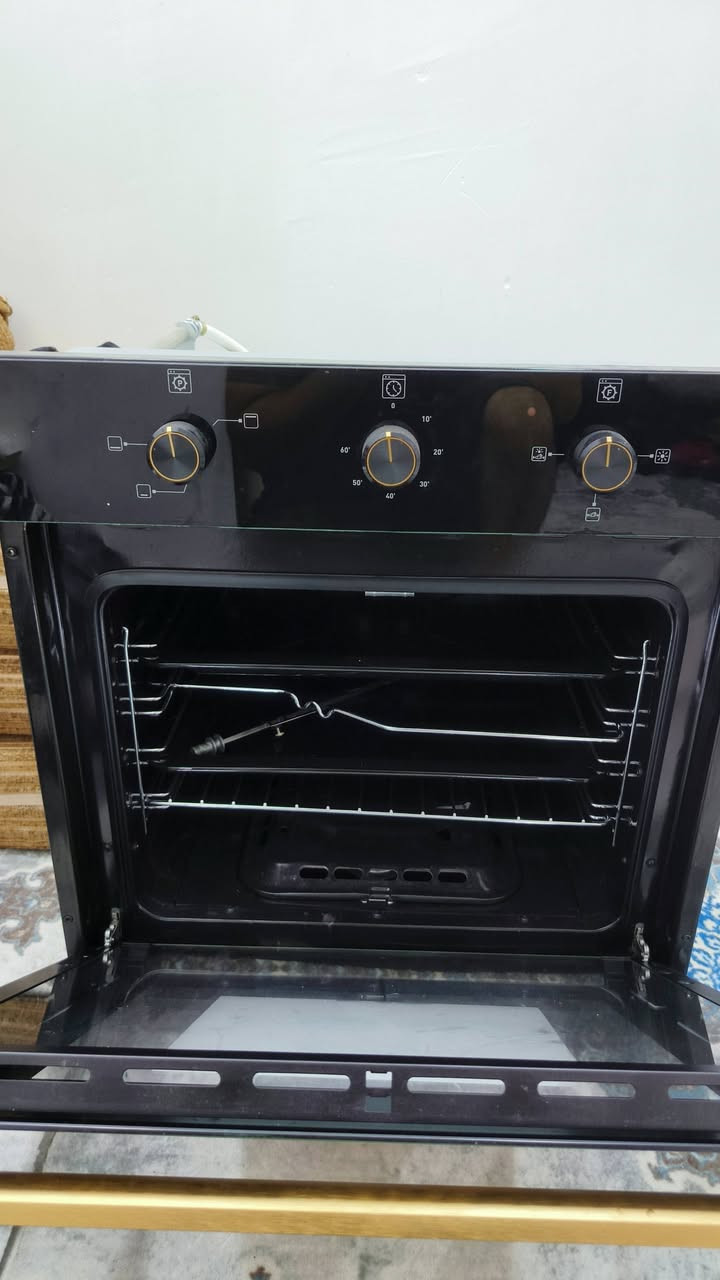 السلام عليكم طباخ + فرن للبيع
طباخ فرش 4 عيون منظدي حجم 60×60 سعر 90 
فرن غاز + كهرباء جداحه حجم 60×60 سعر 120 
نضافة ٩٨ بلمية 
مكاني كربلاء الحر الصغير 
***********
