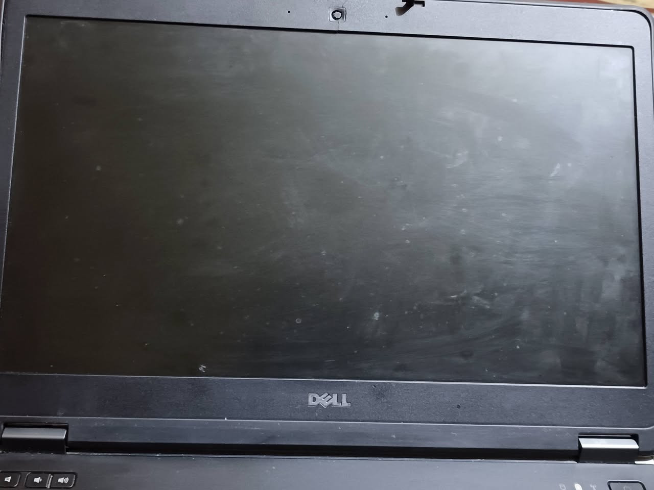 السلام عليكم لابتوب DELLللبيع المواصفات جوه موجوده بل صور السعر 180الف  وبيه مجال مكاني الناصريه الشراي يجي خاص اي يراسل واتساب ***********
