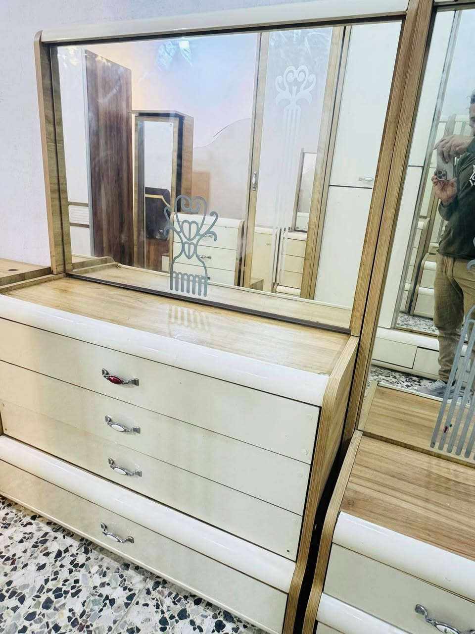 غرفه 12 قطعه ضخمه وحلوه  كلش  ونضافه فول سعرهه مناسب بس 875 الف مكان نجف ميلاد


**إذا كنت صاحب هذا الإعلان وتريد حذفه لأي سبب، رجاءا أرسل رسالة إلى الدعم الفني**