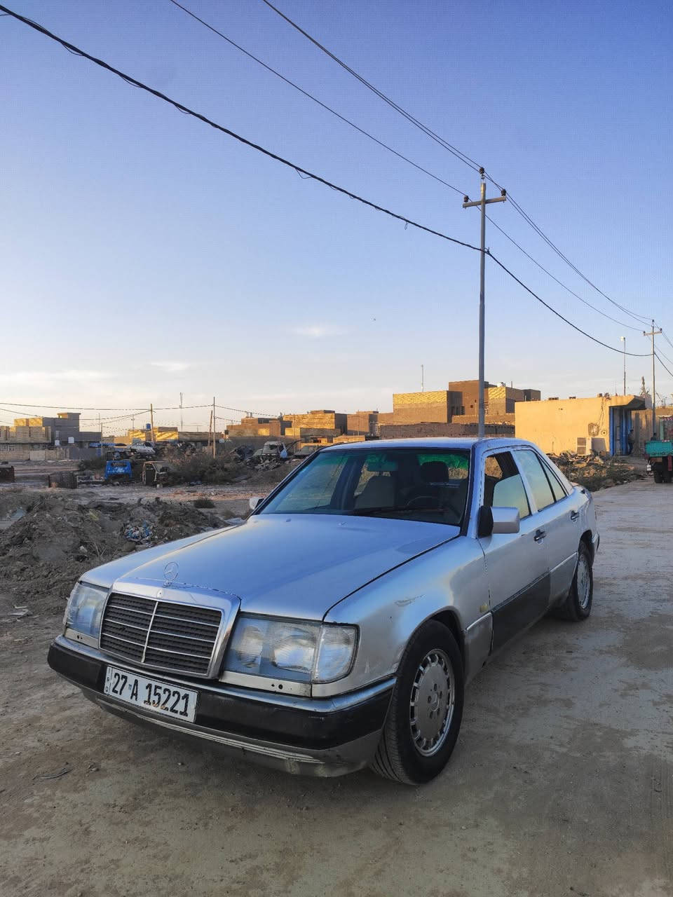 السلام عليكم 
مارسدس دب 1985
رقمه ذي قار دولي تحويل مباشر
تخم تاير  حداديه مكينه كير 
العنوان ذي قار قضاء الفجر 
غير متواجد ع النت 
الاتصال ***********
