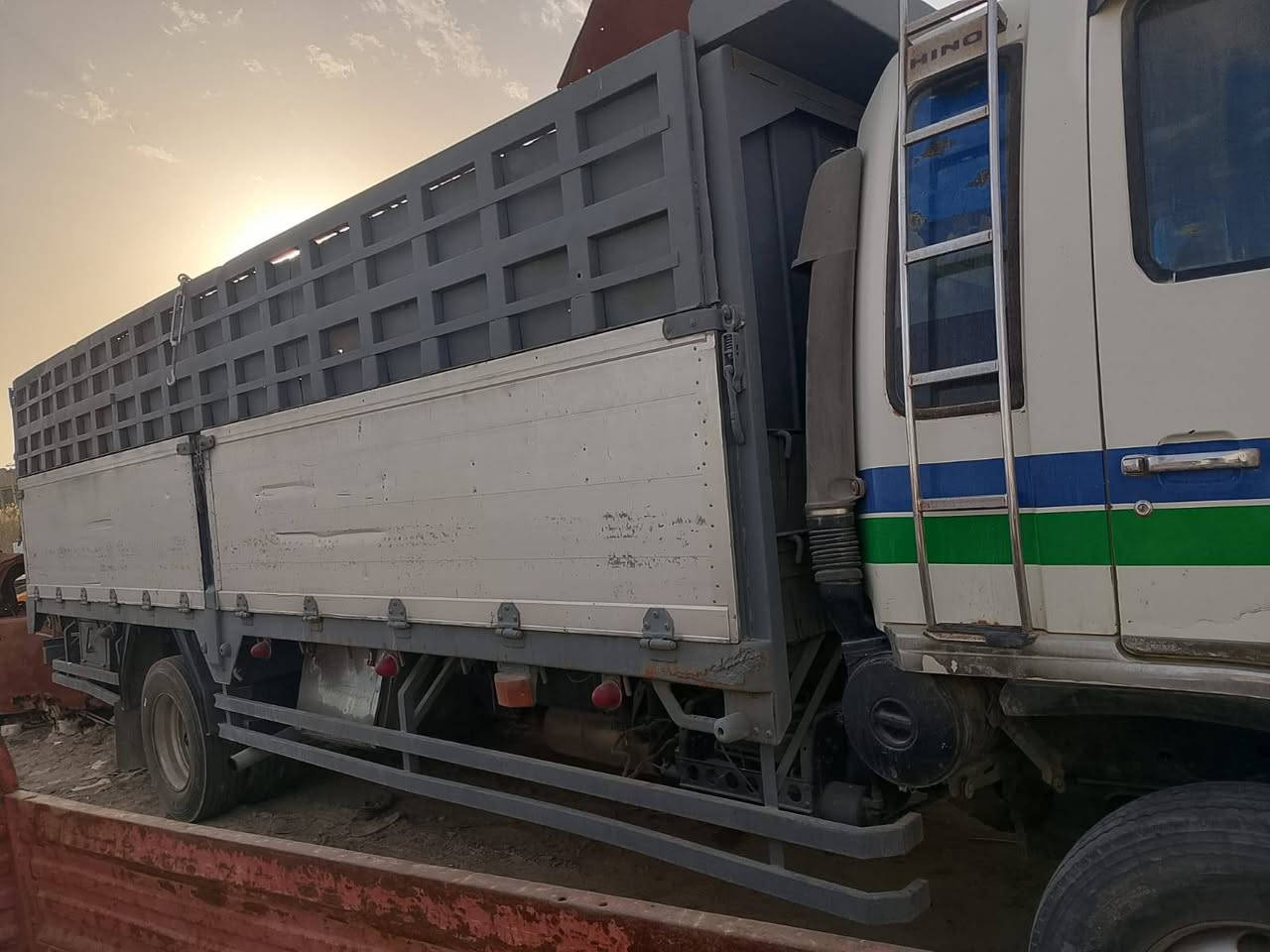 هينو انجر موديل 2001 رقم نجف ماكينه 80 عادي مكلب بالنشر***********  ١٢٥
