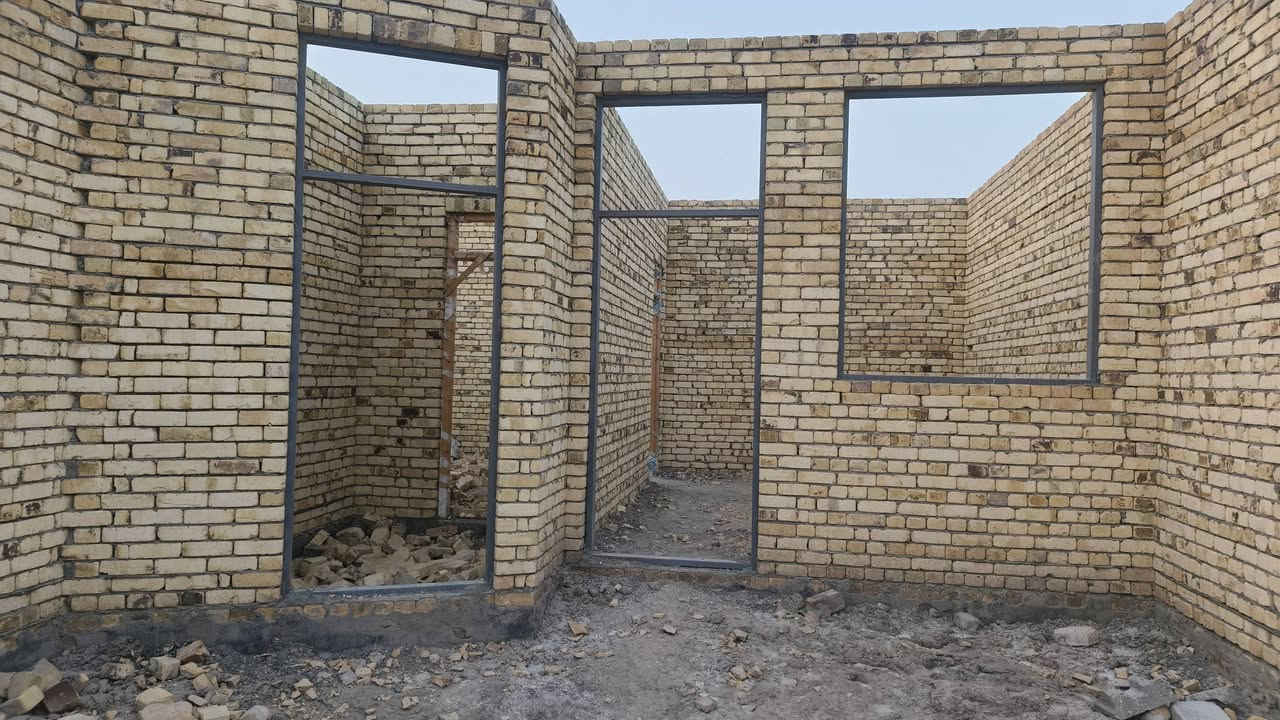 بيت زراعي هيكل مساحة ٢٠٠ ناحية فضليه كاع أبو حارث بناء طابوك غرف ٢ صاله مطبخ ديوانيه هول خدمات ماء كهرباء شارع سعر ٣٨ وبي مجال بيت قريب عله طريق زوار  تصال عله رقم *********** تصال عله واتساب
