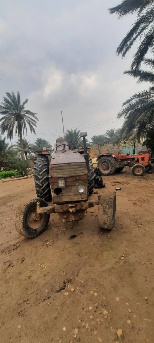 السلام عليكم عنتر واحد وثمانين ٨١ محسن موديل 87ارقام وسنويه بدون تحويل مكينه على وضع ا
 لشركه السعر  5500 مليون رقم الموبايل *********** العنوان ديالى الوجيهيه
