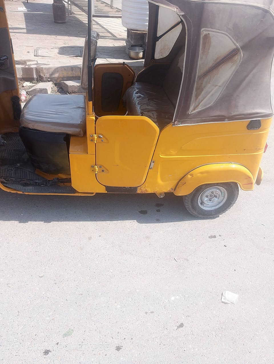 سلام عليكم تكتك للبيع موديل 21 رقم نكليزي  لوحات طالعه بأسمي  مكان رفاعي بيه ضربه جيه القبق مال بانزين معمره وخياس  جوه سايق ملكط. الخاص مقلق رقم راعيه الاستفسار *********** 
عيد النشر سبب الوعود الكاذبه
