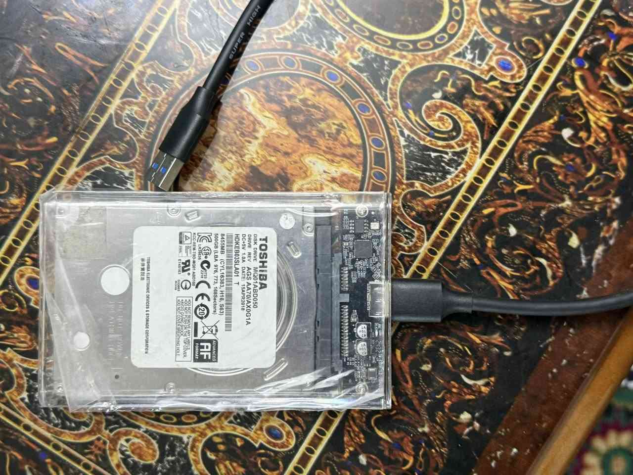 لسلام عليكم بلي 4سلم +يوبي اس + ٣ يدات ٢ تجاري واحد اصلي + هارد 500 السعر ٣٧٥ وبي مجال بسيط ***********
