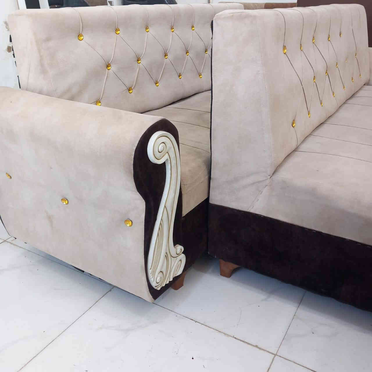 ديوان ١٠ نفرات كلش نضيف اي عيب مابي سعر مناسب
مزاد مهدي خانقيني
خانقين محطه خلف مركز شرطه ازادي
***********
