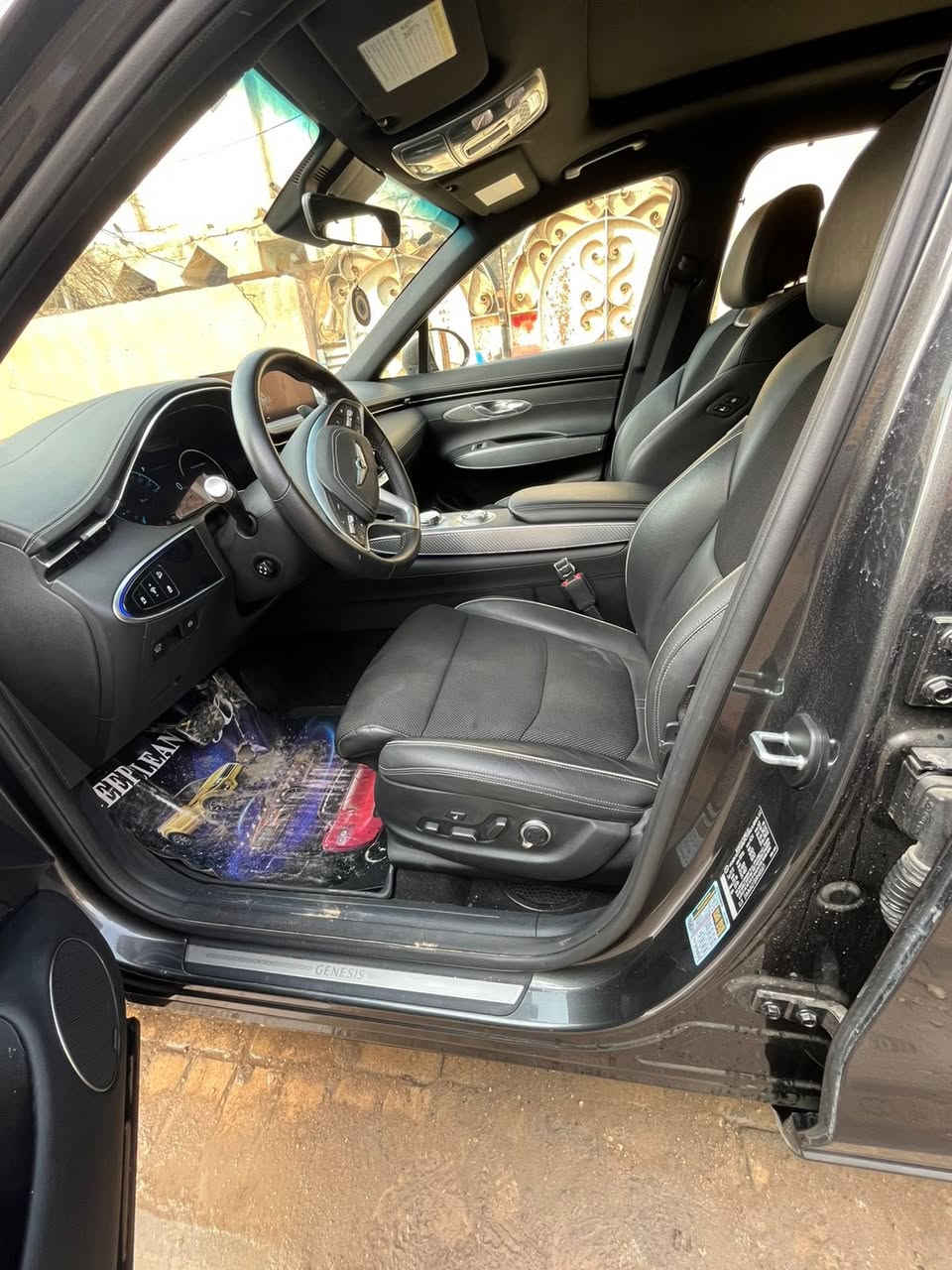 جنيسس gv70 موديل 24 
مسجلة شهداء قادسية 
محرك 4 سلندر 2.5 تيربو سبورت برستيج 
لون فيلي 
ماشية 31 الف كم 
الحادث جاملغ جهة السايق بارد وصبغ طرف البنيد ومبدل لايت وبدنه ودعافيه اصلية نفس اللون 
ايرباك الدركة والرجل 
المواصفات فول كاشي بيهة 
السعر 325 ورقه 
***********
واتساب
