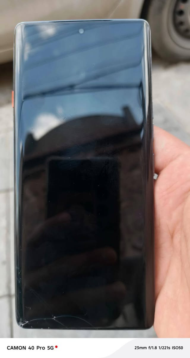 موبايل تكنو كمون40برو 5g الموبايل كلش زين بس الشاشه شوي بيها  كسر السعر راسلني خاص وشوفه


**إذا كنت صاحب هذا الإعلان وتريد حذفه لأي سبب، رجاءا أرسل رسالة إلى الدعم الفني**