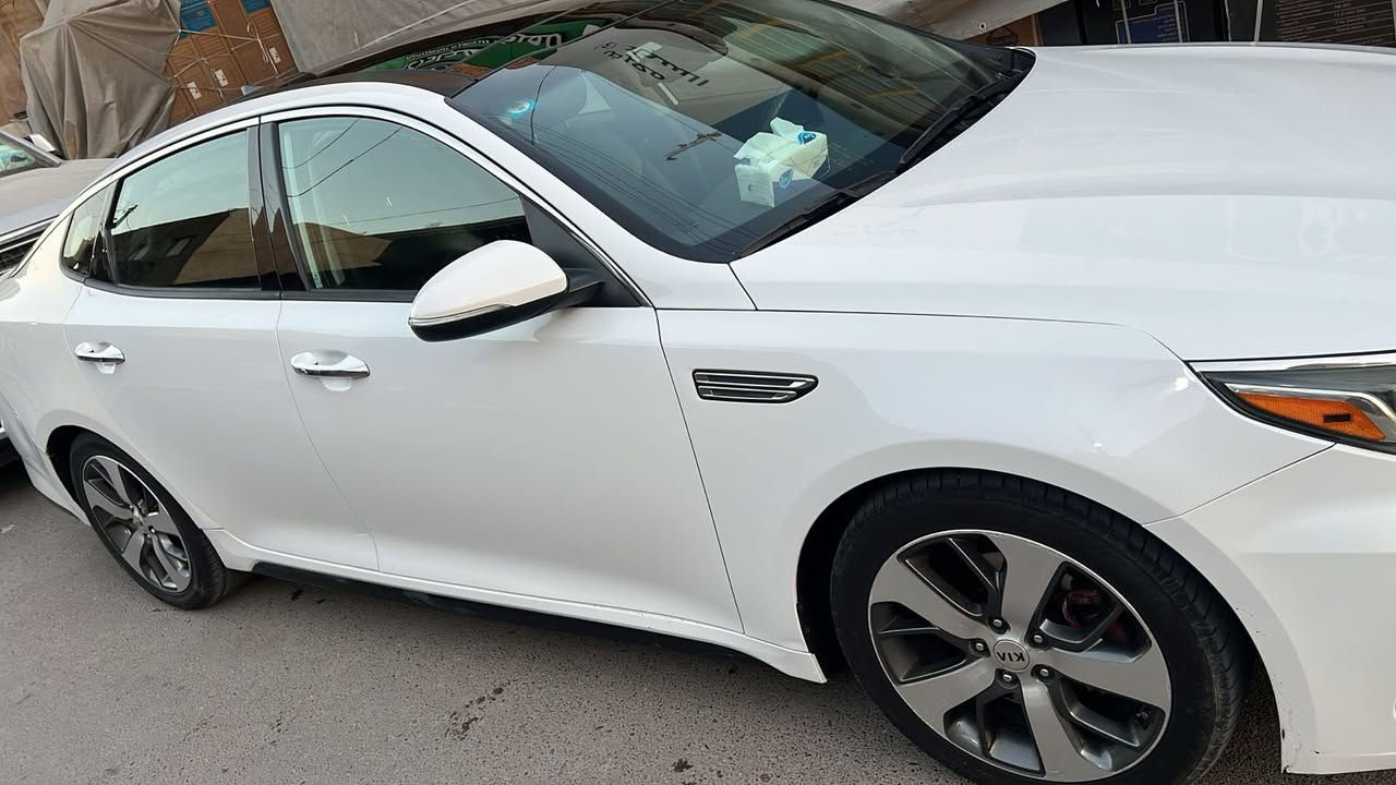 سلام عليكم للبيع كيا اوبتما 2019 وارد امريكي حادث جاملغ خلفي فقط السيارة S فول 1/1 ماشية 77 حقيقي رقم صاحب السيارة ***********
