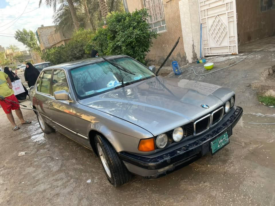 السلام عليكم 730 محرك v8 رقم نينوى فحص والجديد الماني باسمي مامستلمه بعدني دافع رسومه والمعامله كامله فقط هزه واستلام 
المحرك شرط النظافه الكير جديد شداه حاوية لكن صار نضوح دهن من صوندات التبريد وحمه كام النمره الاولى بصعوبه تجي 
ابيعها واقع حال تريد تفصيخ تريد تعمر بكيفك بعد السياره موصله قبل فتره 37 لكن مالي خلك أعمر ابيعها 25 وبيها مجال مكان السياره كربلاء للتواصل *********** واتساب او اتصال
