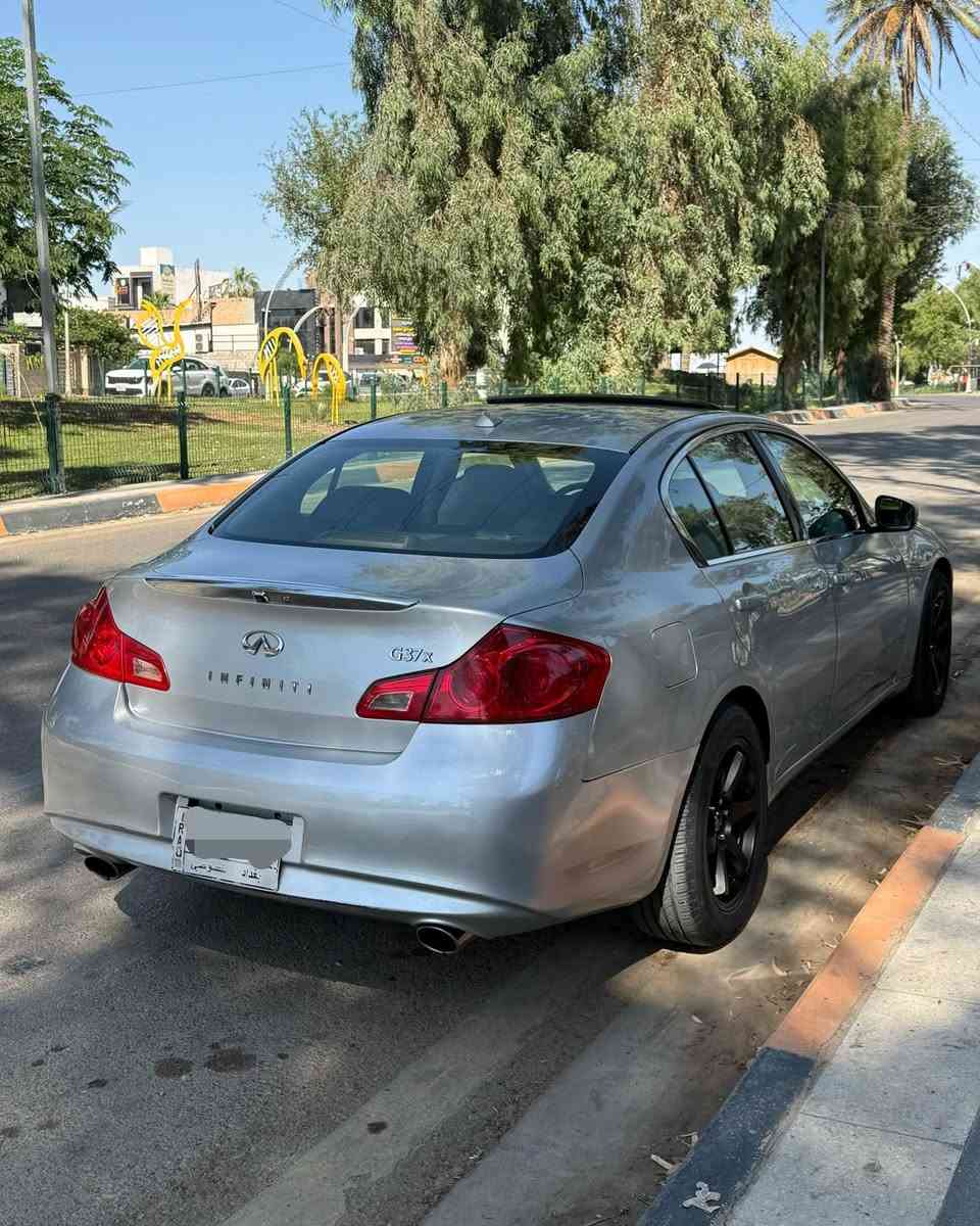 السلام عليكم
انفنتي g37x 2013 وارد امريكي 
رقم بغداد تحويل ثاني يوم 
محرك: 6 سلندر 
كير محرك لغود شواصي كفالة كلها بشرط 
المواصفات: 
شاشة كبيرة 
3 بصمات 
كشنات تدفئة 
كشنات جلد 
كشنات كهرباء 
تحكمات ستيرن 

الصبغ: جاملغ خلفي وباب 
الموقع: ديالى بعقوبة 
للاستفسار: ***********
