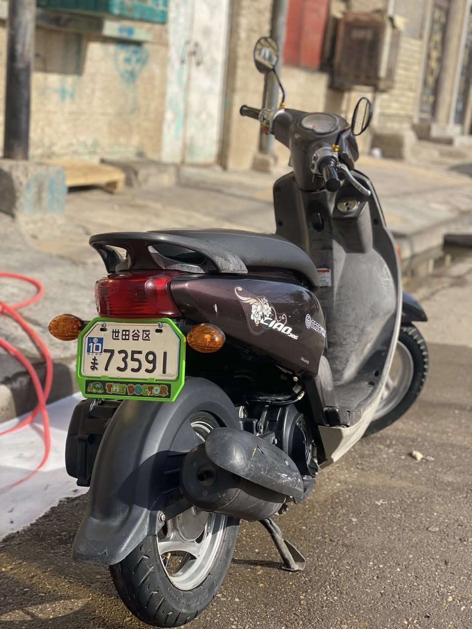 سلام عليكم فله للبيع السعر 800وبيه مجال حك الجيه مكينه برغي مامفتوح بيهه كهربايات كلهه شغاله مكان بغداد مدينه الصدر الرقم ***********
