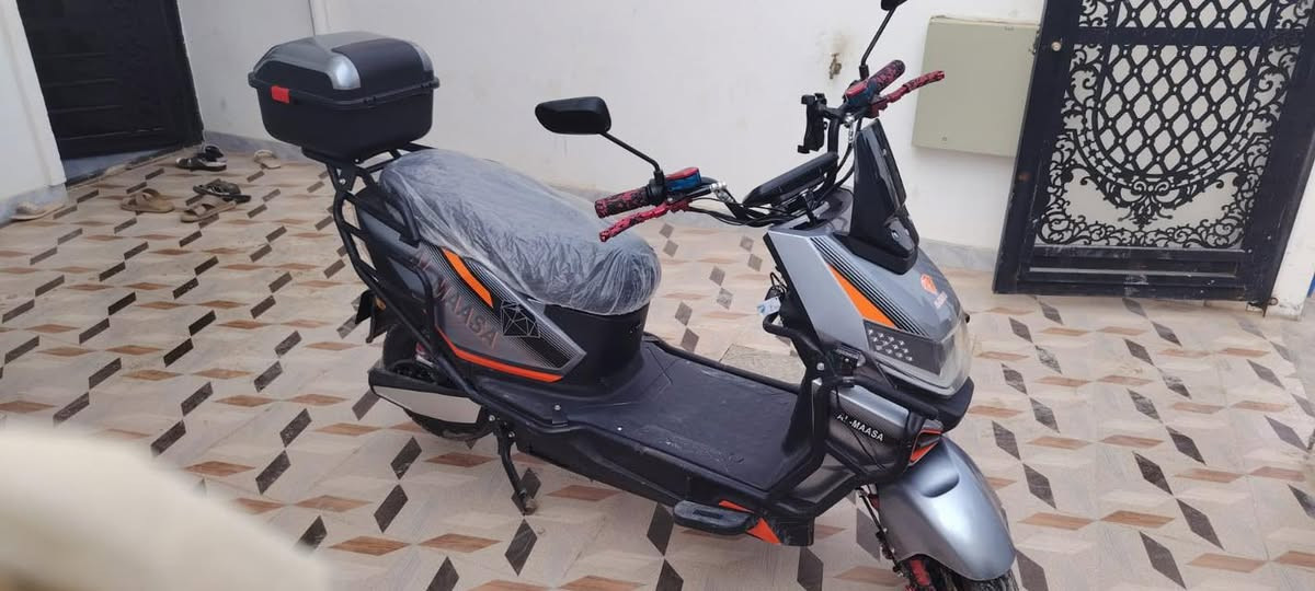 شحن نوع ماسا نضافه100/100 مستخدم اقل الشهر 
موديل 2026
ملف3500
6بطاريات 
بلوتوث 
سويجات 2+ كرت +خوذه 
دراجه بعده زيرو 
سعر 700الف مكان رمادي 6كيلو 
***********
