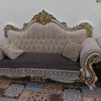 تخم 9مقاعد للبيع ا لسعر450تخم ضخم وثكيل ونضيف للتواصل على الرقم 077426...