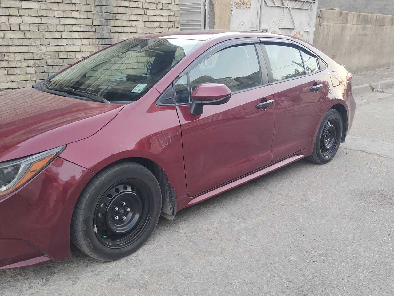 كورلا ٢٣ وارد امريكي للبيع
السياره كله على وضع الشركه من كير ومحرك وصدر  وتبريد وكهربايات 
حادثها مبين بالصور بدون ايرباك بدون شواصي بيها اربع قطع اكلير من امريكا 
رقم بغداد بسمي شرط التحويل 
السياره مواصفاتها LE معروفه 
السعر ١٣٥ وبيها مجال بسيط 
مكاني بغداد دوره 
للاستفسار الاتصال ***********
