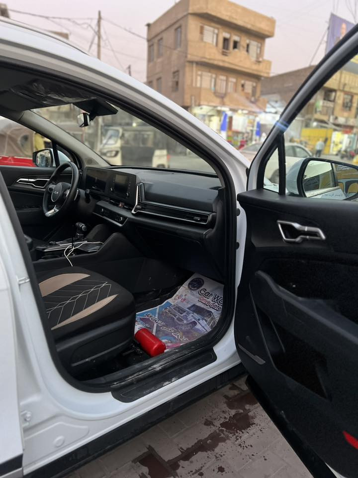 كيا سبورتج موديل 2023
موصفات نص فول 

بصمة

تشغيل عن بعد

نقطة عمياء

حساسات خلفية 

كاميرة خلفية

تحكم ستيرن جهتين 

السيارة بيها حالوب بالقمارة ممبين فقط بالسونار وبيها بارد بالباب الخلفي عكس السايق باقي كله مكفول

كير ومكينه مكفوله

السيارة ماشية 60 الف

السعر 205 وبيها مجال بسيط

للاستفسار ‭0776 236 5851‬
