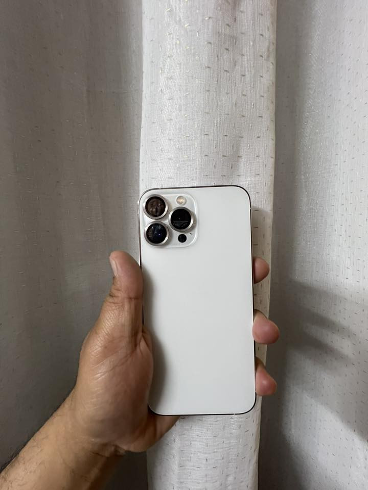 السلام عليكم ورحمة الله وبركاته جهاز ايفون ١٣ برو ماكس جهاز لوك لوك بحالة الوكاله خيال مال زلغ مبي اعتبره فاتحة بيدك من الكارتون الجهاز كارتون وياه ولزكة وكفر وكيبل شحن الجهاز لون مميز الجهاز ممبدل شي ضمان من باب البيت سنتين اذا بي مشكلة او مفتوح يرجع ذاكرة ٢٥٦ بطارية ٨٧ بلاد وين متريد افحص مكاني بغداد قرب الكاظمية  السعر ٧٢٥ وبي مجال 
***********
