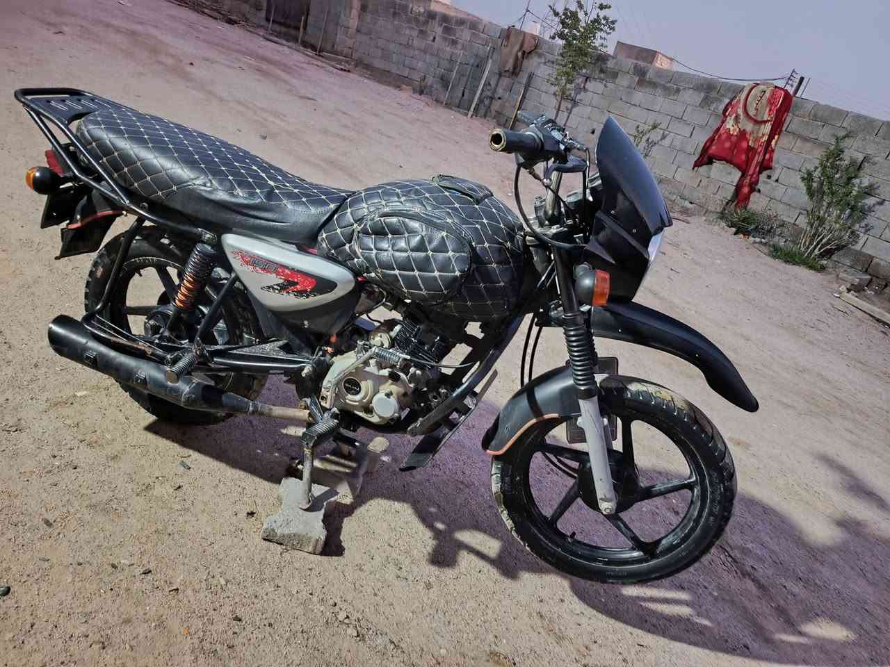 شباب سلام عليكم دراجة بوكسر فحل رقم وسنوية 
مديل2018 نتهاء السنوية  2030 
السعر 1700 وبيهه مجال حك الجية
ااستفسار وتصال  ***********
المكان بصرة گرمة علي خاص ماكو
