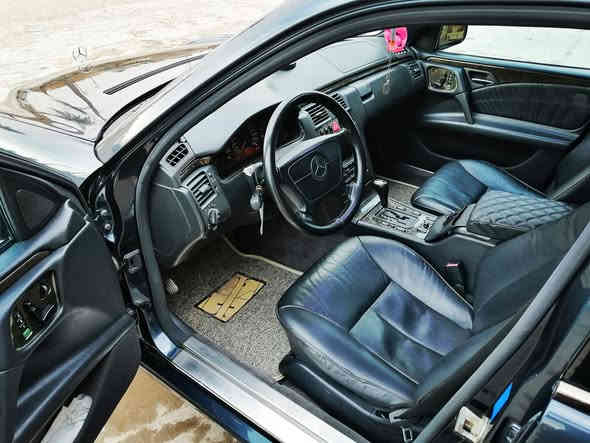 السلام عليكم
مارسيدس 210 موديل 98 فول مواصفات افنكارد وارد ياباني السياره كفاله عامه من صبغ وتبديل وحادث  وضع شركة.... رقم بغداد دولي باسمي مامتواجد ع النت.. ***********.... اتصل وبخدمتك
