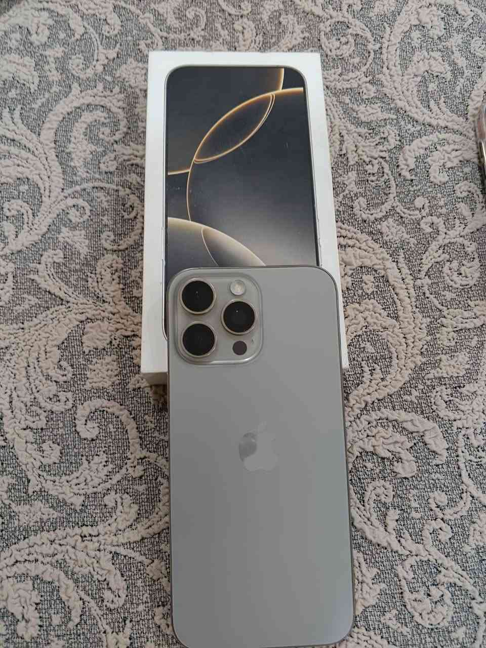 السلام عليكم إيفون ١٦ يرو ماكس شرق اوسط مكفول من كلشي ٩٠ بطاريه معه كارتون وكافة محلقات ***********
