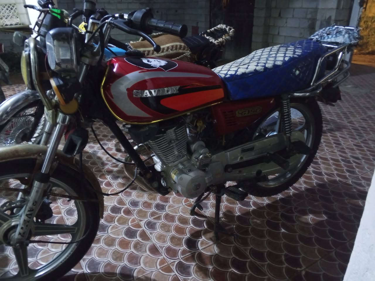 السلام عليكم درجة سيفان موديل2020 نضيفة نقصهه باتري للمكان جسر خرنابات السعر 500 وبيه مجال ***********
