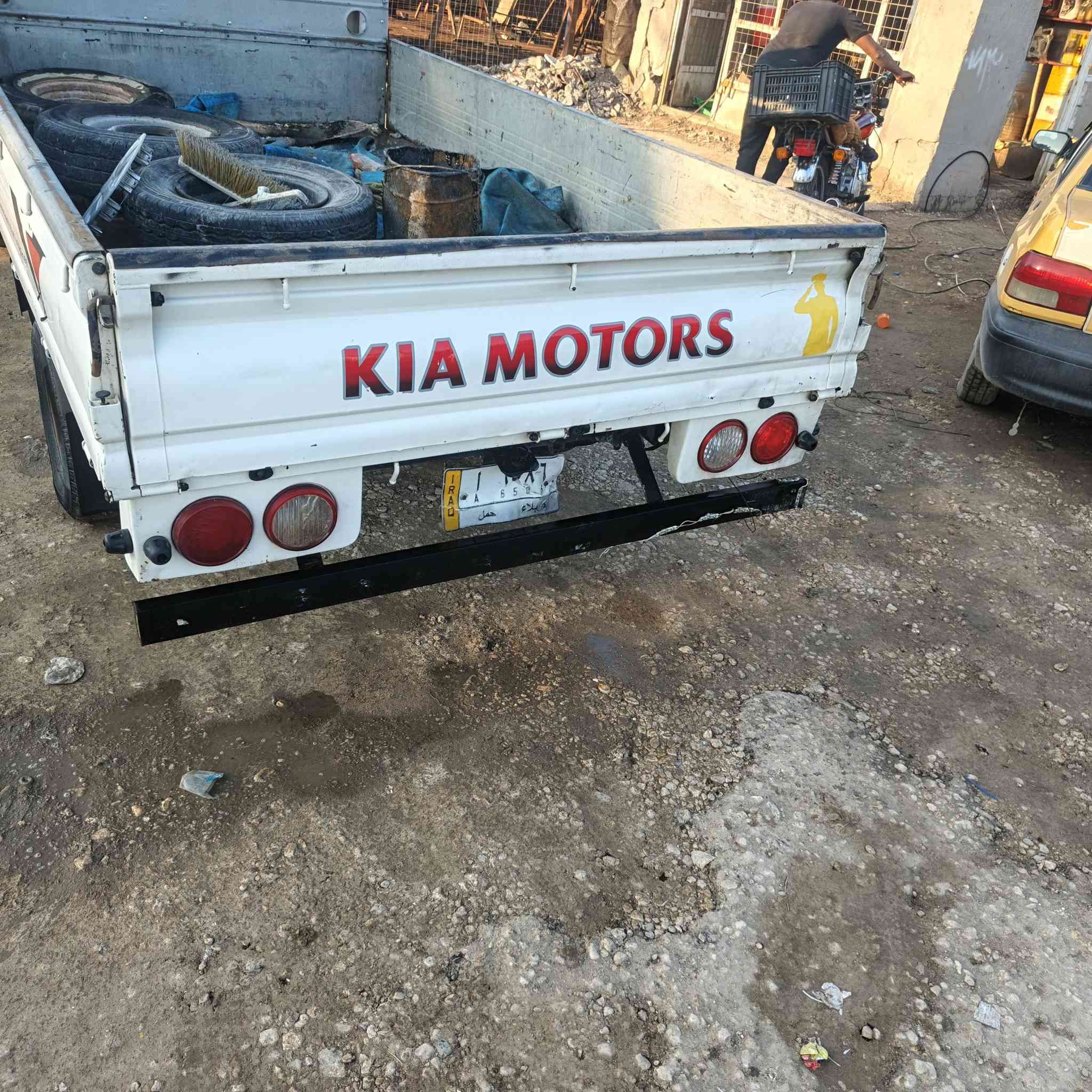 سلام عليكم عنتي كيه مديل 2012سياره حلوه مابيه اي ضربه ونضيفه مكان نجف سعر 98وبيع مجال رقم ***********
