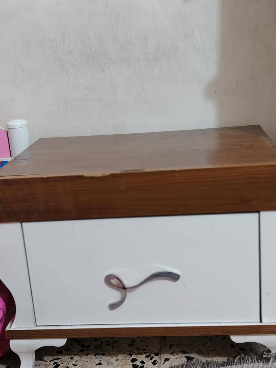 السلام عليكم غرفة تركيا باب اول ثقيلة جدا جدا وتكمه ونظيفه مثل ماموضح بلصور للبيع  450 الف وبيها مجال مكاني المشتل ‏‪0776 319 0105‬‏
