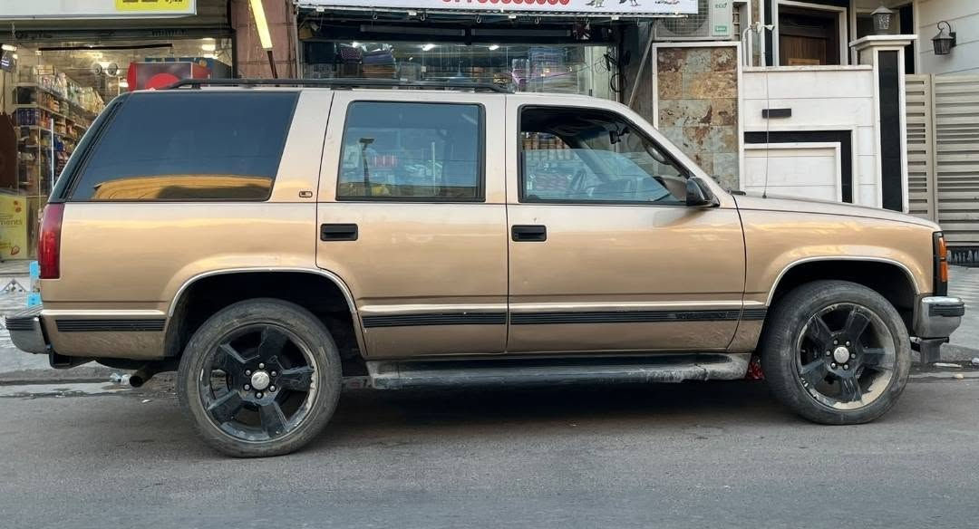 تاهو بترة موديل 1999
بيها اماكن صبغ
كير محرك تبريد كله مكفول
السيارة جاهزة 
بيها ويل 20
وبچم زينون 
كشن كهرباء

السعر 79 وبيها مجال للشراي 
رقم بغداد الجديد باسمي
مكانها بغداد الاعظمية
***********
