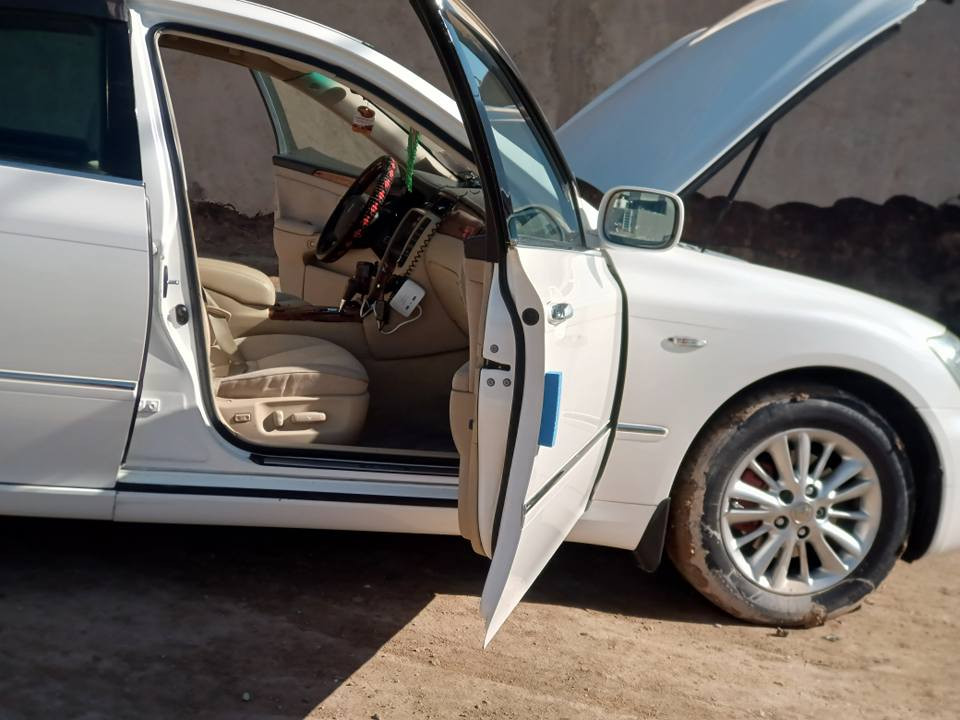 السلام عليكم اخوان شاهينه للبيع السعر 40قفل النهاي. مكان بابل ناحية الكفل  موديل 2005 المحرك، 300.نضيفه من جميع النواحي لونهه ابيض الاساس ربع ماتصرف عليها  تدفه شغال ادوات كص   الاستفسار اتصل ع الرقم *********** حلة, بابل
