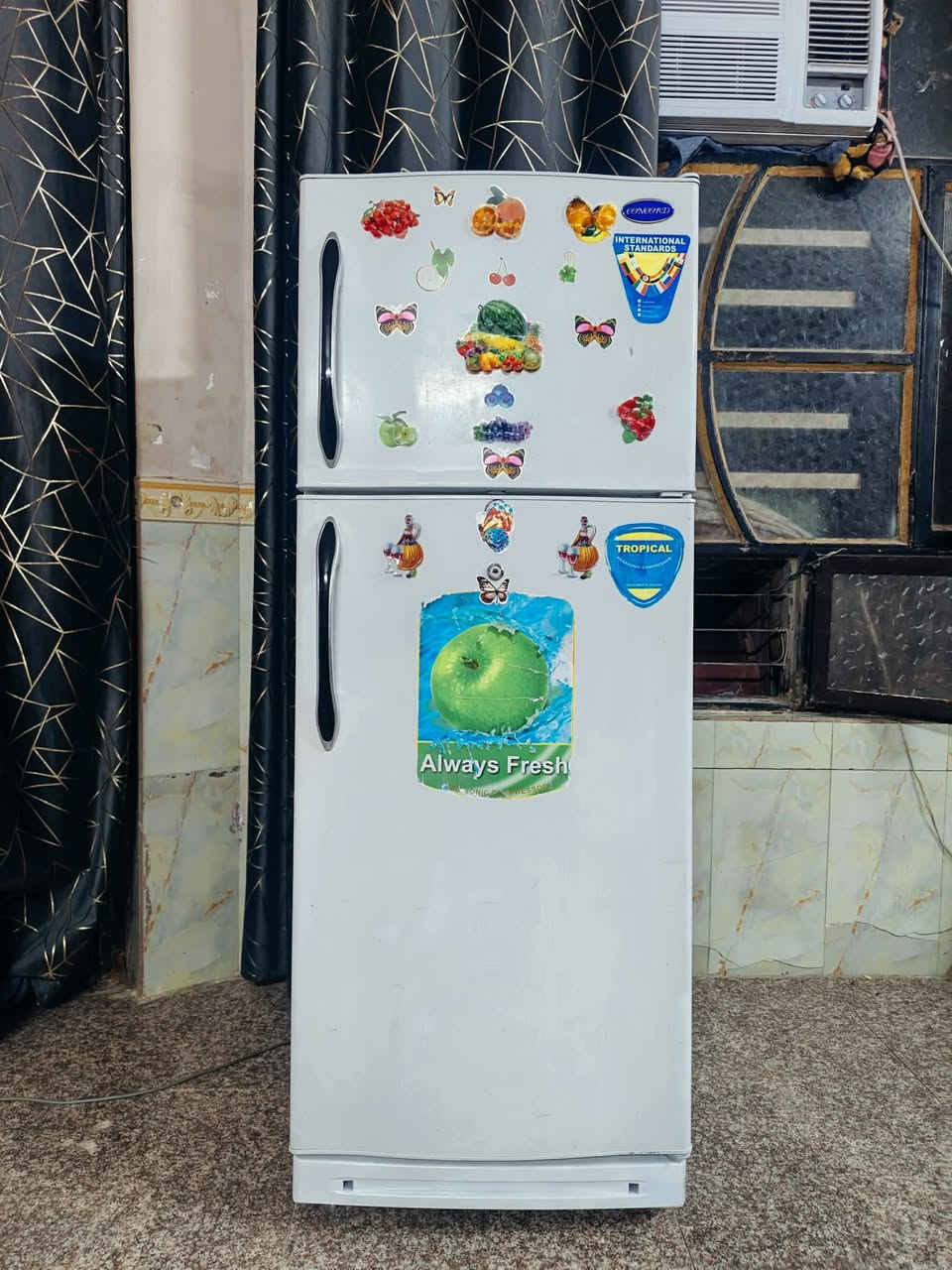 ثلاجة ماركة (كونكورد لبنانية باب اول ) مضلع بواري نحاس فريز خارجي نضام تجميد وبيها جهاز حمايه من الشركة ارقه ثلاجه حجم (14) قدم  تجميد درجة اولئ نضافه 90 بالمية داخل نضيف فول مال بيت ضمان اسبوع شرط التجميد السعر مع  التوصيل  ( 250) داخل بغداد حصرا متوفر توصيل كل مناطق بغدادد


**إذا كنت صاحب هذا الإعلان وتريد حذفه لأي سبب، رجاءا أرسل رسالة إلى الدعم الفني**