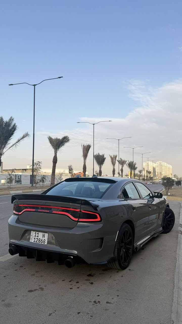 جارجر R/T max 5.7 L سوبر تراك باك 💥
السياره موديل 2019 ، لون اسمنتي مميز ، فول مواصفات max اعلى فئه بالجارجر 💯
فتحه ، تحكم كشنات شاموا وجلد تدفئة وتبريد و ميموري كشن السايق ، دشبول جلد خياط ، ستيرن هيتر ، مري نقط عمياء وهيتر وقلاب ع R 
وبعد معروفه موصفاتها…

عليها اضافات ↖️ : 
شوته afe مغلفه ، اكسل قفل 3.09 , فجوج وستابكسل كامل بريمبو , بلكات ريسنك, ولف حماوه ريسنك
برمجه سيفتي كت اوف + طلقات 00 خفيفه  السياره حلوه وقويه وحجرات البيئه البلاديه بيها يعني حلوه كاستخدام يومي .

السياره نصبتها بالحقيقه تخبل وجاهزه تايراتها جديده ومبدللها صدر جديد ومبولشه ، مصروف عليها هواي وجاهزه من كلشي

السياره حادثه جاملغ وبنيد جهة عكس السايق وبامريكا صاير بيها كلير 3 قطع . ماشيه 90 ميل 
السعر : 215 $ وبيها مجال 
مكاني : بغداد حي الجهاد 
واتساب : ‭0785 748 6973‬
