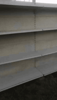 السلام عليكم رفوف استخدام قليل جدا للبيع يوجد خدمة توصيل للتواصل ***********
