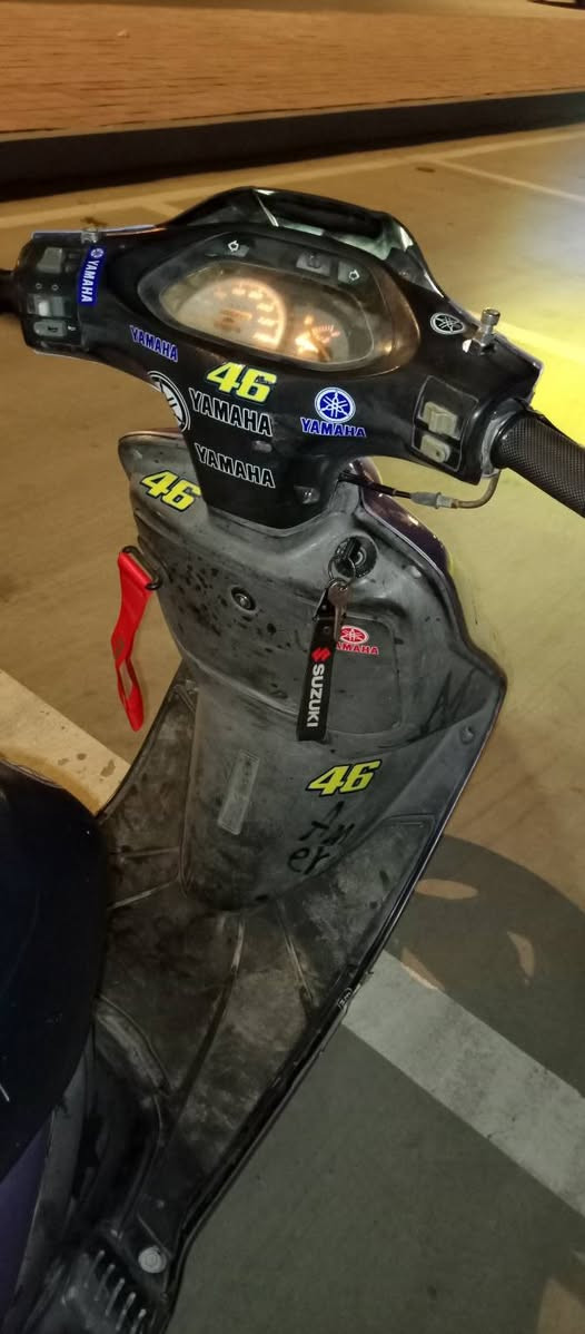 سلام عليكم فراشه للبيع دراجه مكفوله برغي ما ناقصه ومكينته ناعمه ودهن كل 10 ايام كهربائيات  كله شغاله ونكرة سلف تجي تفحص وتشوف 
الرقم ***********
موجود واتساب
