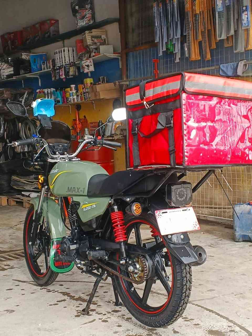 السلام عليكم دراجه ماكس وان موديل 2025دراجه نضيفه ومماشيه هواي قبل شهر ونص من منزلها الدراجه لون 🫒زيتوني مابيها اي نقص واطيك شلعه ومعدل  ونضيفه زيرو السعر 900وبيها مجال قليل رقم الهاتف *********** المكان. جزيره بغداد السياحية ♥️✨
