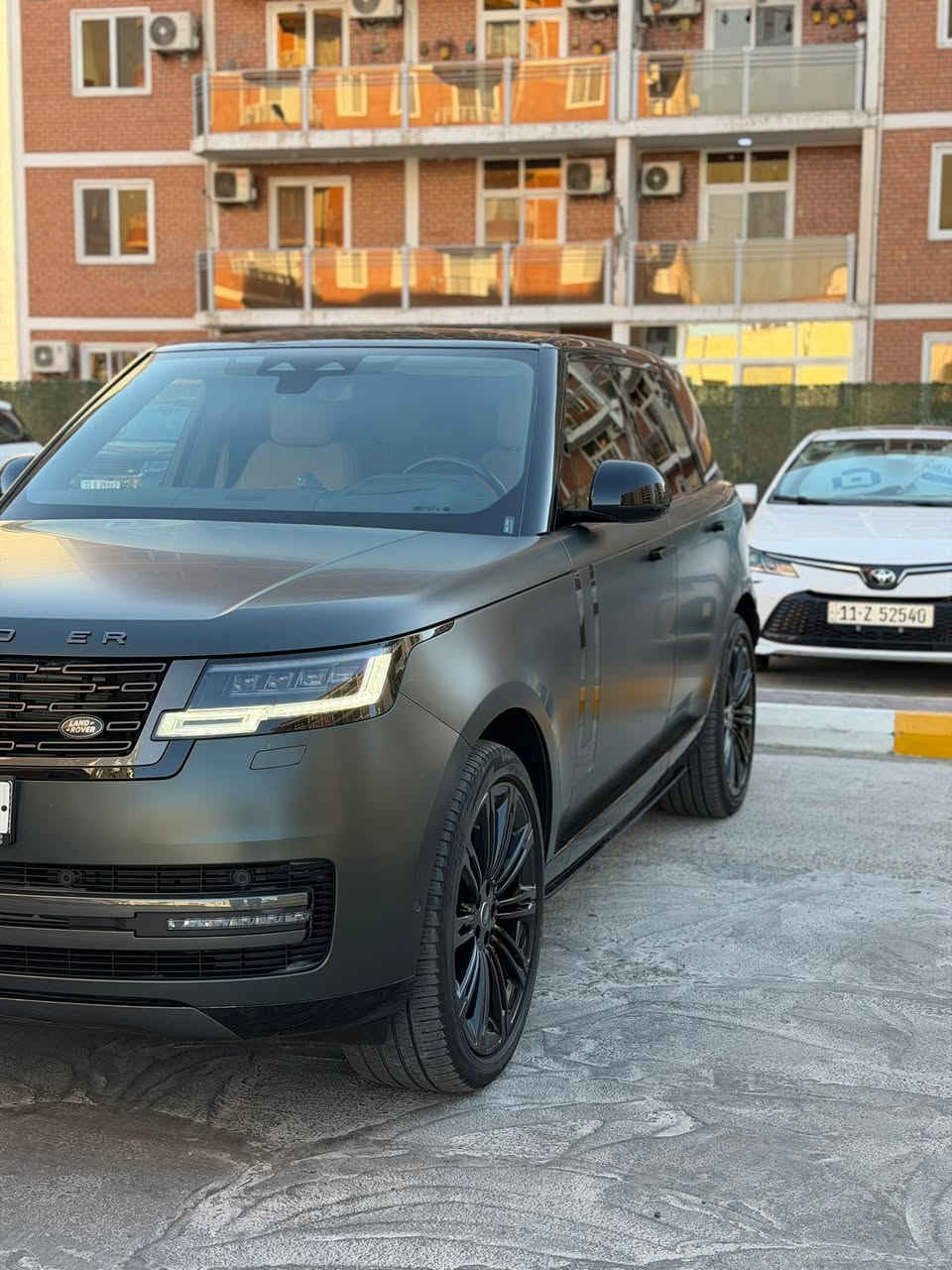 للبيع فقط بسعر مناسب 
رانج روفر فوك HSE2024
اللون زيتوني لامع مغلفه ppfطافي
سعر التغليف 3000دولار 
حجم المكينه 3.0 6سلندر 
ماشيه 35الف 
ضمان شركه سردار والصيانه كامله بل شركه 
المواصفات فول الفول 
السعر 112الف دولار يعني 11دفتر و20ورقه وبيهة مجال بسيط 
للتواصل ***********غير متواجد في الفيس
