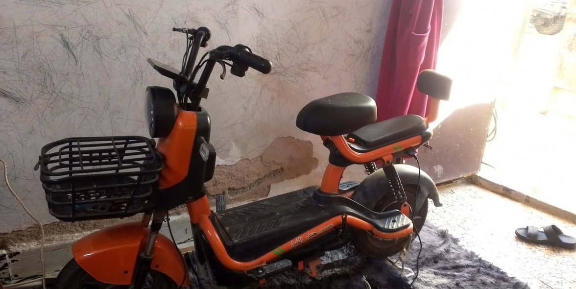 سلام عليكم دراج شحن حجم 14جديدة صار اسبوع من جبتها  سعر 3000رقمي ***********
