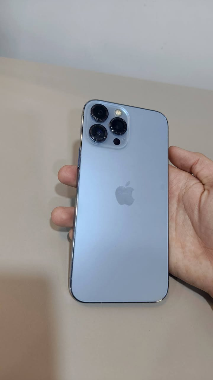 ايفون 13 pro max
نموذج MLL 
ذاكرة 128 
بطارية 89 حقيقة 
واتر بروف مكفول 
السعر 650 بي مجال بسيط 
بدون ملحقات 
للأستفسار (***********)
