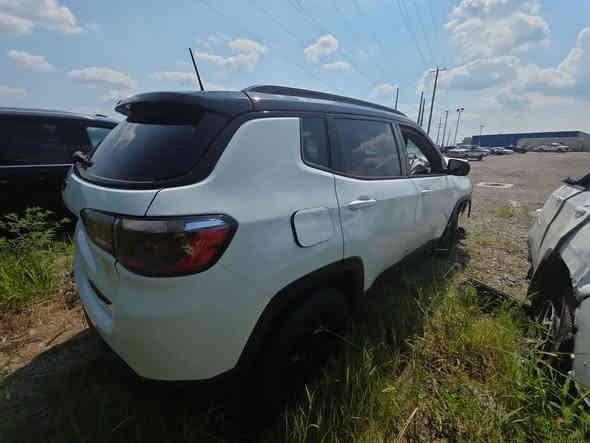 سلام عليكم
جيب ترايل هوك 
موديل2025
توووووو كلر قمارة سودة بلادية
فووول مواصفات عدة البنوراما
شاشة جبيرة
كشنات جلد 
كشنات كهرباء
تشغيل عن بعد
اوتو ستوب 
تدفئة وتبريد بلكشن
بدون صبغ 
السيارة شغالة وماشية
مكان السيارة عمان بعد الاتفاق يومين هية بغداد
السعر103 وبيهة مجال
***********
