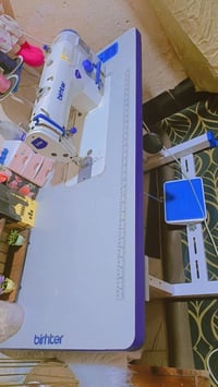 مكينه خياطه البيع جديده 07803713920