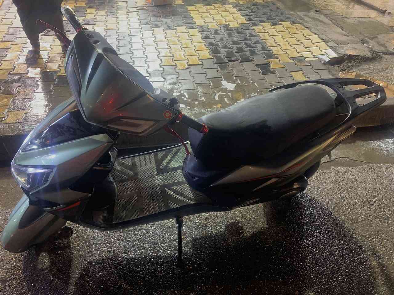 درجة شحن للبيع بيه ضرر بسيط مماثر على عمل الدراجة تحتوي على 6 بطاريات  
للستفسار اكثر ***********
