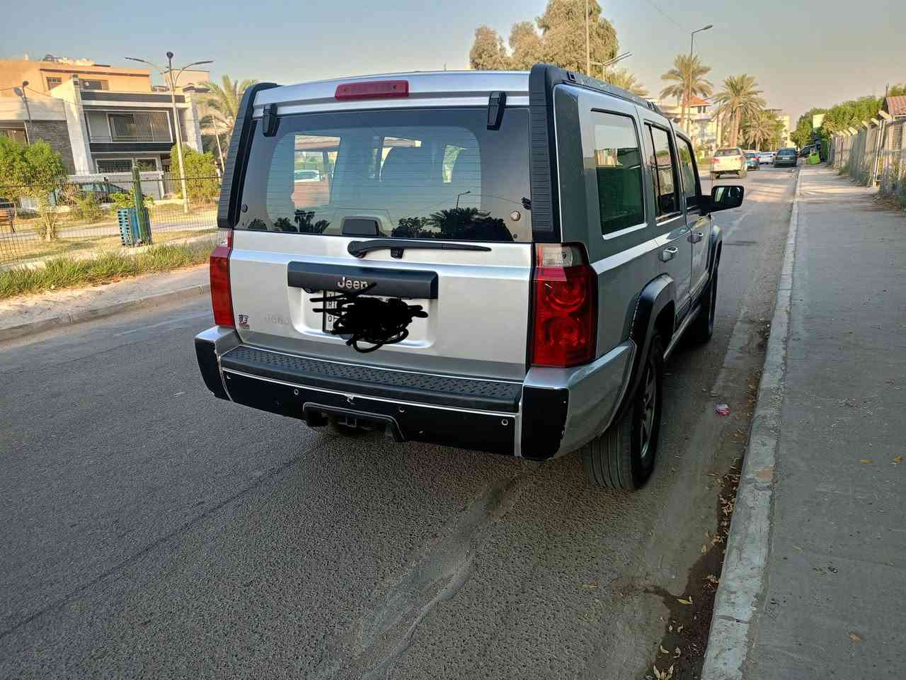 السلام عليكم.... 🌿
للبيع فقط 
 ⭐ جيب كوماندر رصاصي 
- موديل 2008 
- رقم بغداد مشروع وطني سنويه لل 2026/6/5
- محرك 3700بيه لاستيك ولف 
السياره بأسمي تحويل ثاني يوم 
مكان السياره بغداد اليرموك أربع شوارع 
7 راكب تبريد 3 قطع..
كشن  السائق كهرباء
كشر السياره مصبوغة حزام موضح بالصور من خلال السونار المرفق مع الصور
كير  مكفول بحاله جيده 
 التبريد منظومه جديدة 
صدر السياره بحاله جيده 
باتري نص عمر
عمل فتحه فيول بم 
اضافه شاشه اصليه وكامره خلفيه شركة 
السعر90$ وبيها مجال
للتواصل والاستفسار   ***********  موجود واتساب
***********
