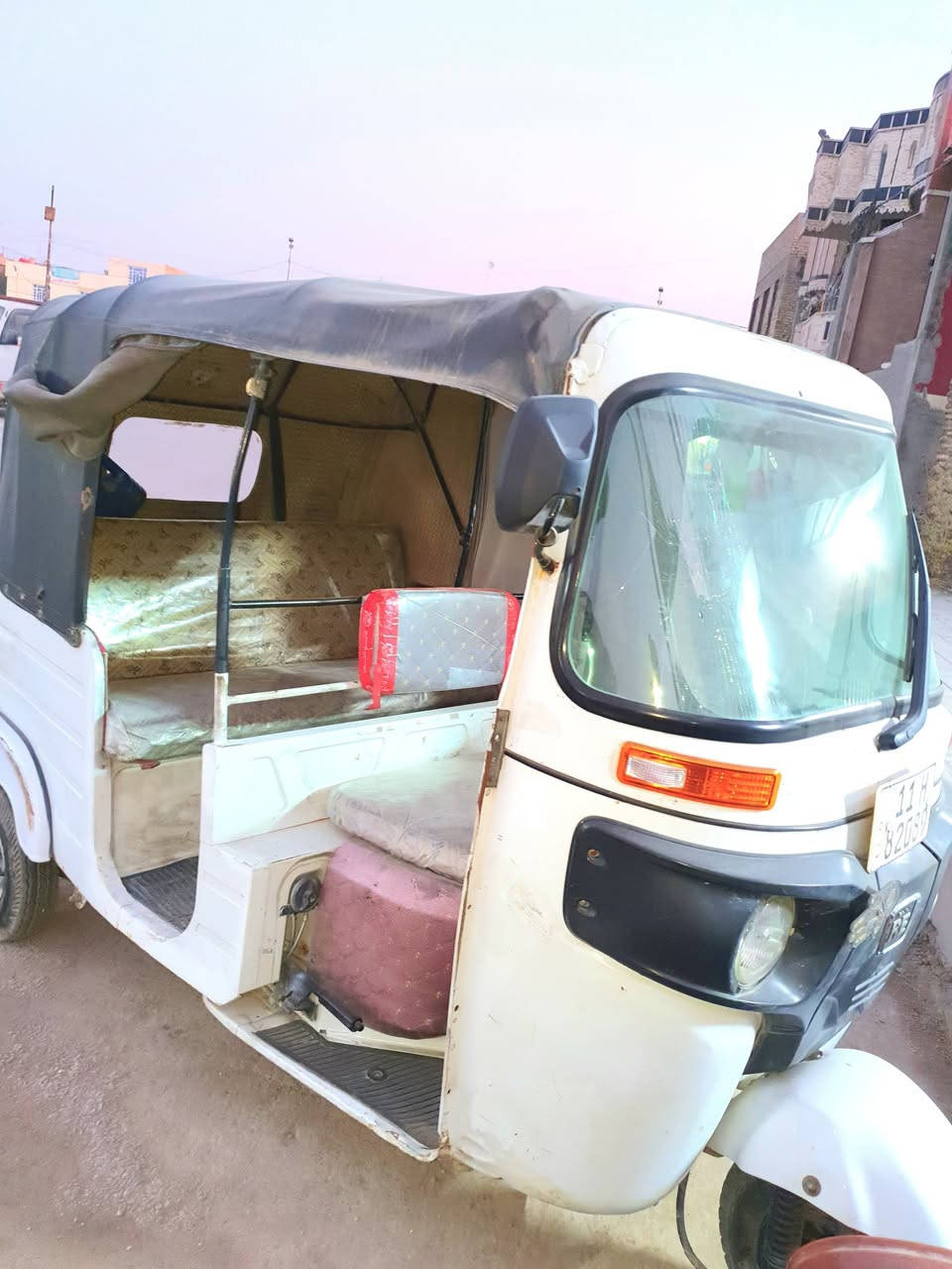 السلام عليكم.  تكتك ٢٠ مال جناي للبيع تعمير دوس فقط محرك بلادي السعر ٦ و ٧٠٠ (***********)
