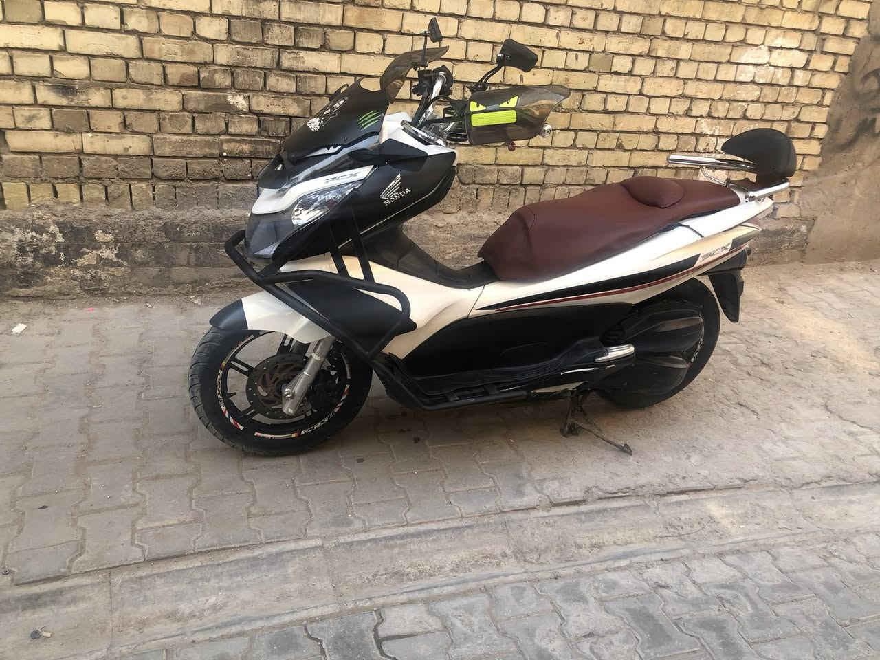 بي سي اكس جيل اول ياباني مزوده 
مكينه مفتوحه على ايدي ناعمه كلش مكفوله لا نضوح ولا صوت ولا دخان 
كفرات بلاديه نضافتهن ٩٠ بل 💯 
كهربائيات كله شغاله منطول لطول حت الحساسات شغاله 
دبلات تايرات لوك طسه ناعمه كلش 
سعر مليون و 150 الف بيهى مجال حك جيه بغداد كريعات استفسار اكثر اتصال ☎️ ***********
