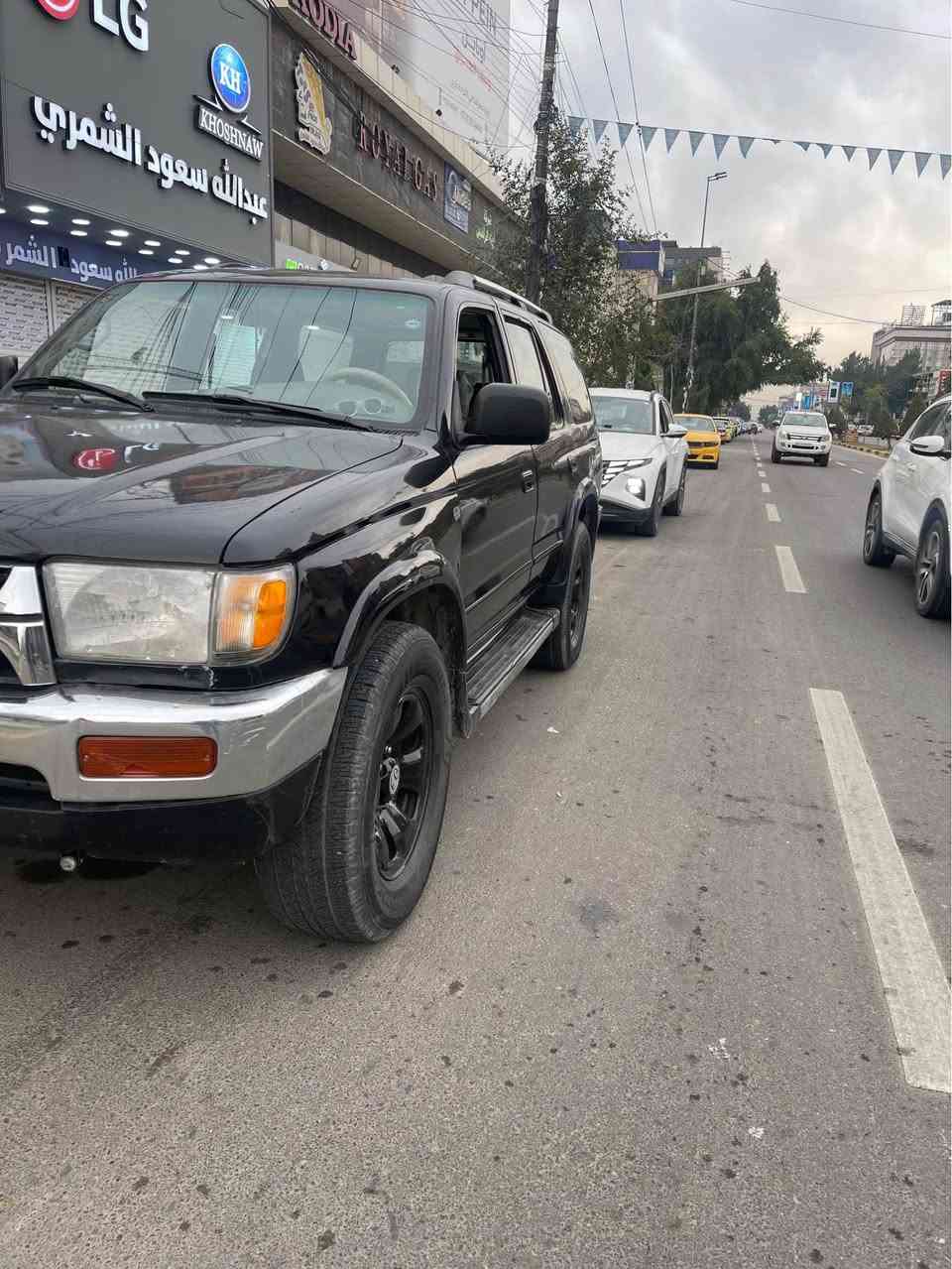 للبيع تويوتا فورنر موديل 1997
فول مواصفات – سيارة متصرف عليها بالكامل وكلشي بيها شغال 100%

🔹 مكينة 6 سلندر 3400cc
🔹 المكينة كفالة
🔹 السيارة كلها كفالة عامة

🔸 ماشية: 164 ألف كم
🔸 مثبت سرعة أصلي
🔸 تحكم بالبريك والبنزين من الستيرن
🔸 صبغ جديد
🔸 درجة أولى
🔸 ما بيها أي حادث نهائيًا
🔸 السيارة كلش نظيفة ومرتبة

🛞 التايرات جديدة كليًا ومخليتها بـ 350 ألف

📌 رقمها سليمانية
📌 تتحول باسمك ثاني يوم مباشرة

سيارة قوية ومضمونة، جاهزة للاستخدام والسفر، ما تحتاج أي شي. فرصة ذهبية للي يريد فورنر نظيف وعلى الكفالة
***********
السعر 85 وبيها مجال مو سعرها الله شاهد بس مستعجل على البيعة
مكان السيارة الكرخ حي الأعلام.. Colombo, Sri Lanka
