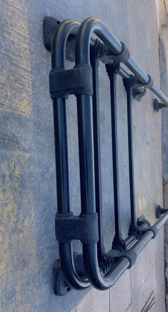 السلام عليكم
سيباية أف جي كروزر بوري عريض أصلية المنيوم
مع قواعد مظلة جانبية وقاعدة ليدبار امامي نظيفة بدون أي نقوصات
$السعر 750
بغداد ***********
