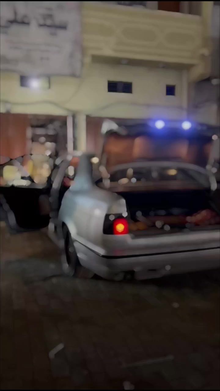 للبيع 525 
***********
السعر ٩٠ وبيها مجال 
جام كهرباء 
كشنات كهرباء جلد 
السيارة كاملة بدون نقص
