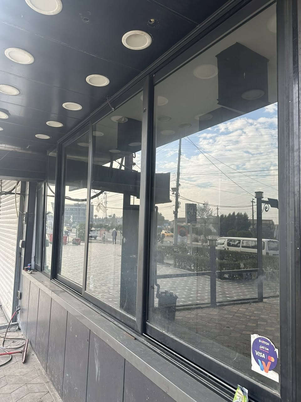 للبيع أبواب سلايت ألمنيوم مع جام
أبواب سلايت بحالة جيدة
إطارات ألمنيوم قوية
جام 6 ملم
الطول الكلي تقريبًا 20 متر
مناسبة للمحلات، واجهات، قواطع داخلية

السعر مناسب جداً 
المكان بغداد البلديات
للاستفسار ***********
