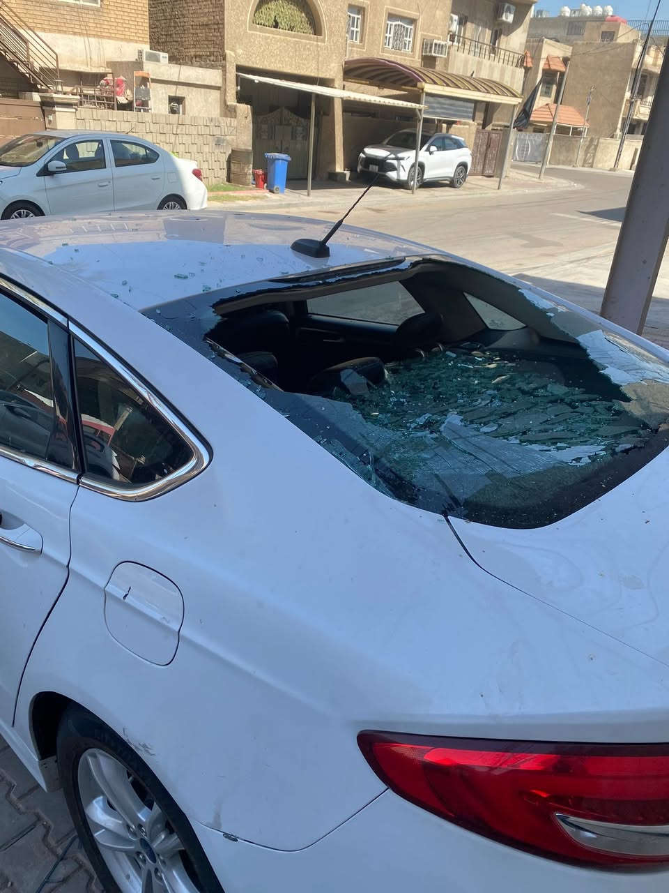 السلام عليكم
فورد فيوجن ٢٠١٨ للبيع بيه ضربه بالقماره بسبب طابوكه وكع عليه وطابوكه ثانيه وكعت ع الجامه الخلفيه للبيع على ضررها

بيه صفحه سائق صبغ حادث امريكا ونص البنيد

مواصفات ٦ بصمات دخول ذكي شاشه كبيره كاميرا خلفيه حساسات خلفيه اشاير بالمري كشنات جلد

محرك ١٥٠٠ تيربو

ماشيه ١٢٩ الف كيلو

التبريد بيه مشكله مرات يشتغل ومرات لا 

محرك جديد صدر جديد شديته يم سيف الفضلي

تايرات جدد

رقم كركوك انكليزي جديد بأسمي 

السعر ٧٥ قفل نهائي

المكان بغداد المنصور ١٤ رمضان حي الاندلس

رقم ***********
