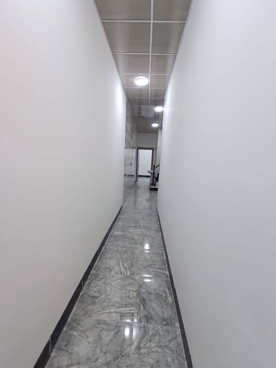 اعلان (1054)
🔵 دار طابو للبيع بناء فول حديث 🟠

     (طابقين) ⬇️ المحتويات ⬇️

🔸الطابق الاول/ غرفة نوم عدد1 ومطبخ واستقبال وصحيات داخليه وخارجيه وگراج

🔸الطابق الثاني/ غرفة نوم عدد1 وصحيات وهول

🔸مواصفات الدار/ تبريد مركزي واجهه من الطراز الحديث درج داخلي 
------------------------------------
#المساحة (100)متر
#الواجهة (5)متر
#موقع_الدار :- كركوك منطقة ال55 قرب مسجد لؤي العزي 
#السعر (87) مليون مع مجال 
#نوع_العقار:- (طابو ملك صرف)
-----------------------------------
🔵 لمعرفت التفاصيل الإتصال بالارقام التاليه :-
🔸  ***********   🔸
🔸  ***********   🔸
🔷 للأشتراك في قناة التلگرام
https://t.me/almurademlak
----------------------------------
🟠 او للإستفسار :-
يمكنكم مراسلة الصفحة
#نتشرف_بزيارتكم(مكتب المراد للعقارات)
عنوان المكتب:- كركوك منطقة ال55 قرب اقصومول
